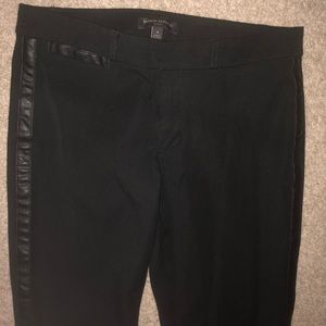 LIKE NEW Ankle length skinny slacks w leather trim
